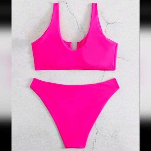 Swim Sale Pink V-Shaped Two Peice Bikini in Magenta size M - Picture 1 of 16